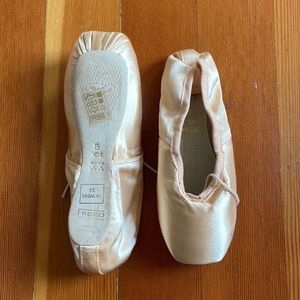 Freed Of London Pointe Shoes DV Wing 5 XX 🐟 maker